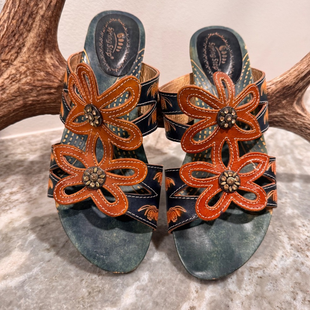 L'Artiste Spring Step Leather Floral Slide Sandals Navy Blue Orange Butterfly 38